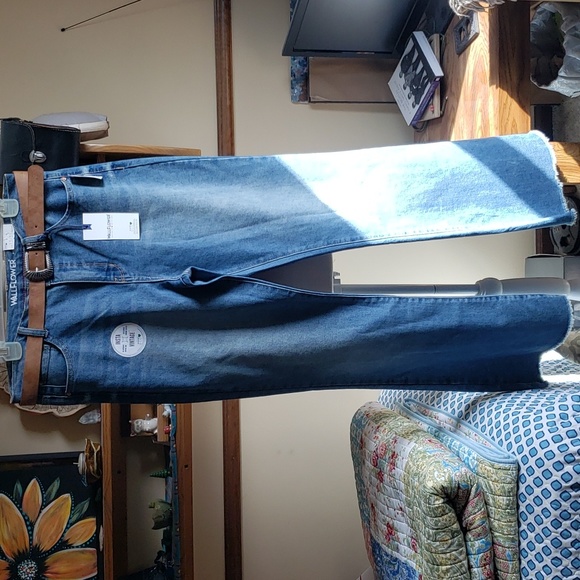 Wallflower size13 flare jeans NWT - Picture 3 of 10